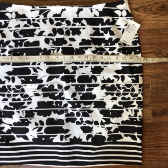 Ricki’s Black/White Floral/Stripe Skirt NWT - Picture 8 of 8